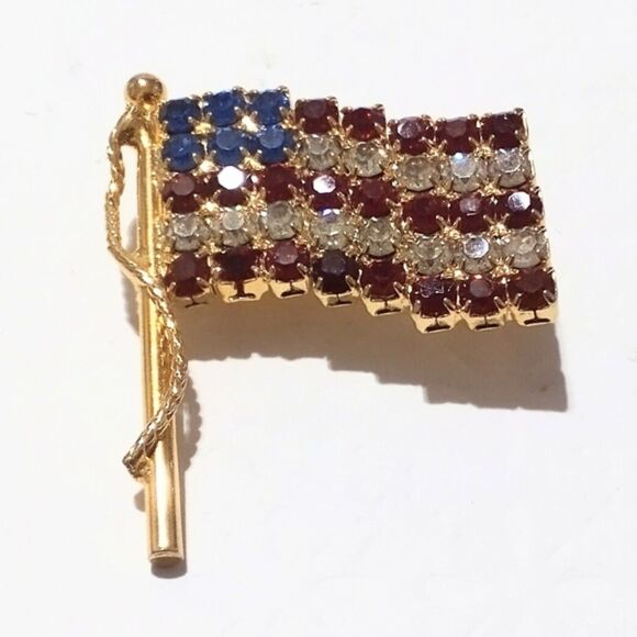 Vintage Rhinestone American Flag Brooch Patriotic Stars and Stripes - Picture 3 of 5